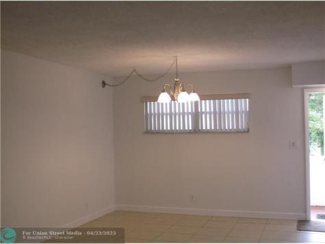 8940 S Hollybrook Bl Pembroke Pines FL 33025
