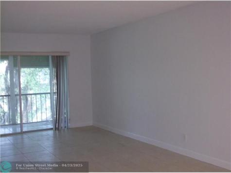 8940 S Hollybrook Bl Pembroke Pines FL 33025