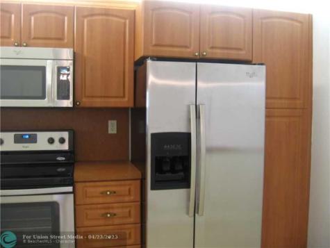 8940 S Hollybrook Bl Pembroke Pines FL 33025