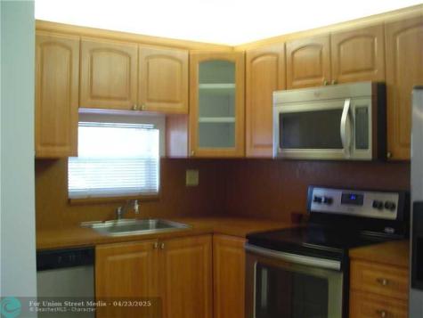8940 S Hollybrook Bl Pembroke Pines FL 33025