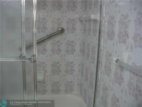 8940 S Hollybrook Bl Pembroke Pines FL 33025