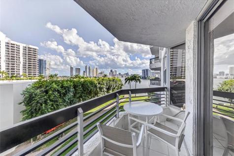 3530 Mystic Pointe Drive Aventura FL 33180