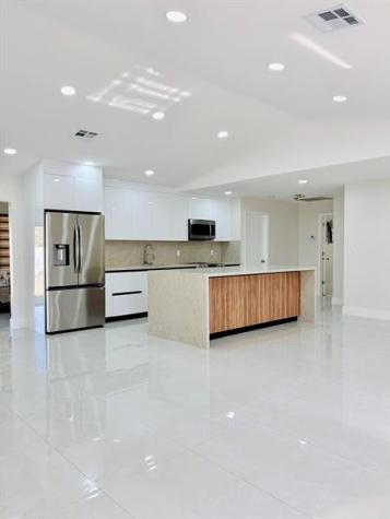 1117 SE 19th Terrace Cape Coral FL 33990