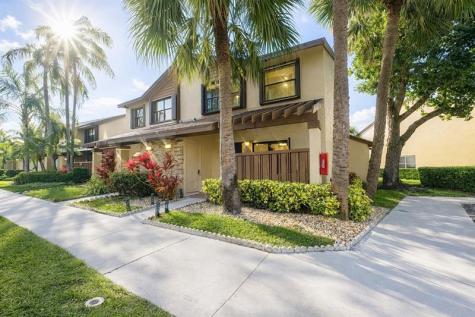 3950 Cocoplum Circle Coconut Creek FL 33063
