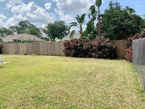 1650 Hays Street NW Palm Bay FL 32907
