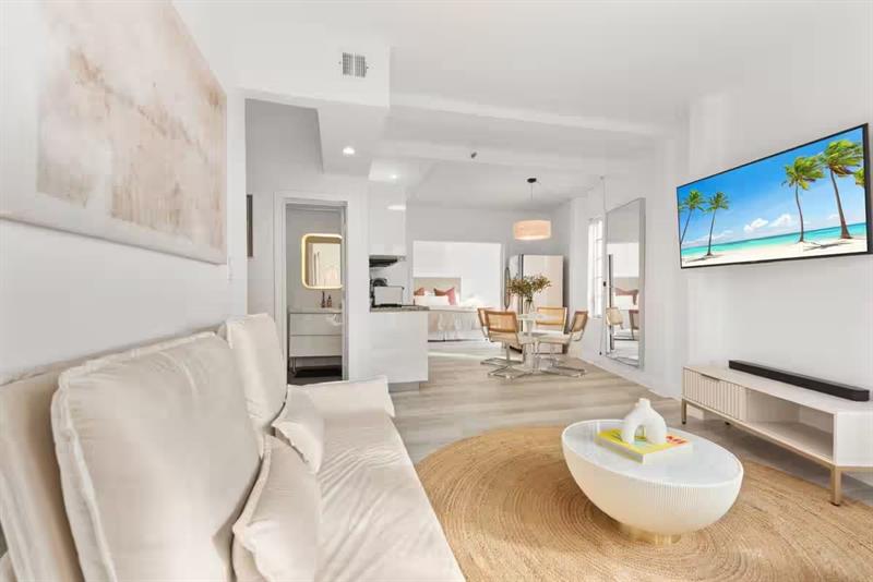 530 Ocean Drive Miami Beach FL 33139
