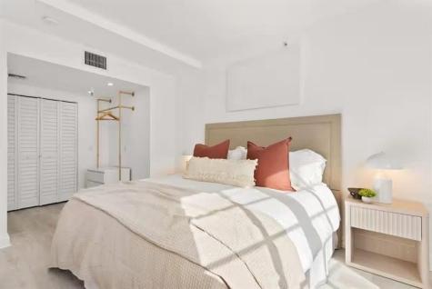 530 Ocean Drive Miami Beach FL 33139