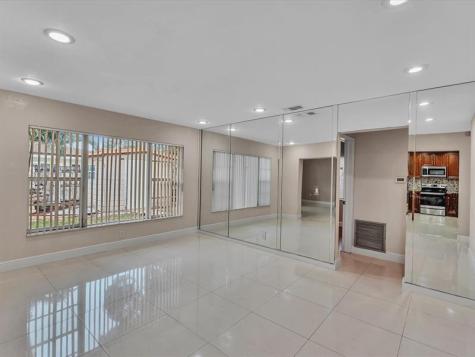 6831 NW 81st Place Tamarac FL 33321