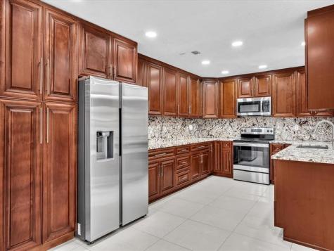 6831 NW 81st Place Tamarac FL 33321
