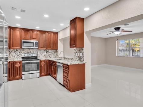 6831 NW 81st Place Tamarac FL 33321