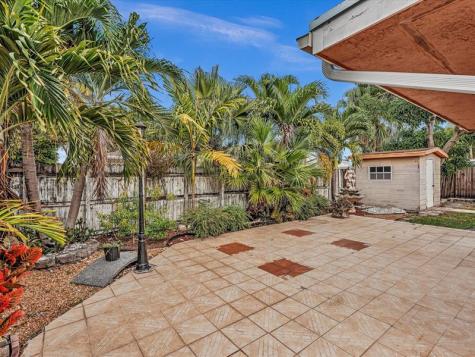 6831 NW 81st Place Tamarac FL 33321