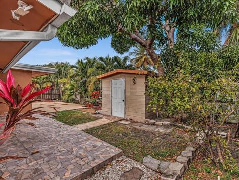 6831 NW 81st Place Tamarac FL 33321