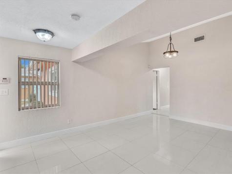 6831 NW 81st Place Tamarac FL 33321