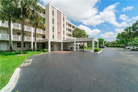 1075 Riverside Drive Coral Springs FL 33071