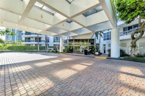 3500 Mystic Pointe Drive Aventura FL 33180