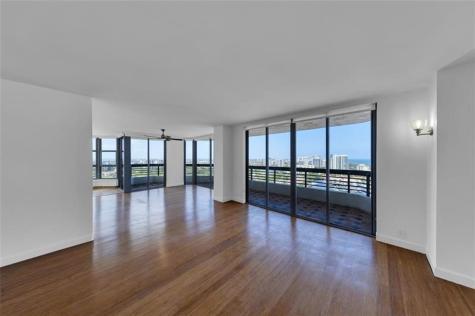 3500 Mystic Pointe Drive Aventura FL 33180