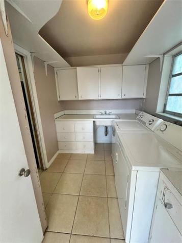 244 SW 3rd Place Dania Beach FL 33004