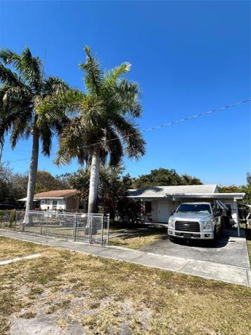 244 SW 3rd Place Dania Beach FL 33004