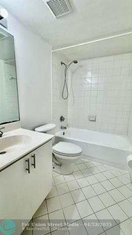 2125 NW 77th Way Pembroke Pines FL 33024