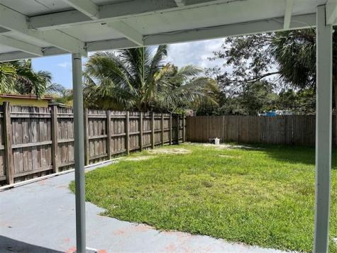6902 SW 15th Street North Lauderdale FL 33068