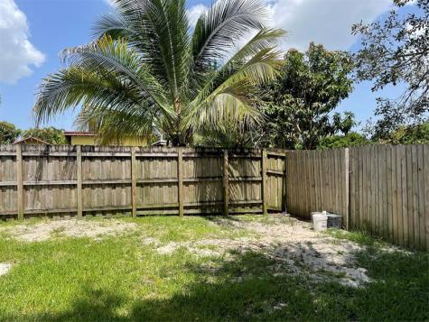 6902 SW 15th Street North Lauderdale FL 33068