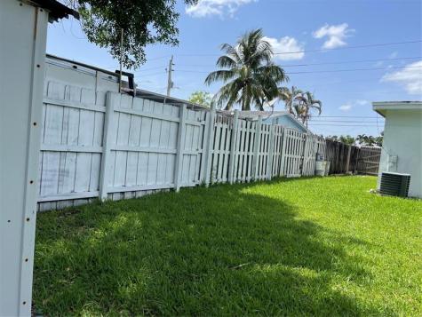 6902 SW 15th Street North Lauderdale FL 33068