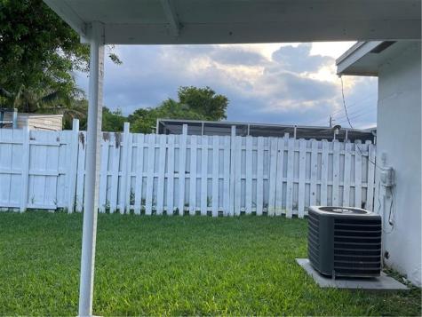 6902 SW 15th Street North Lauderdale FL 33068