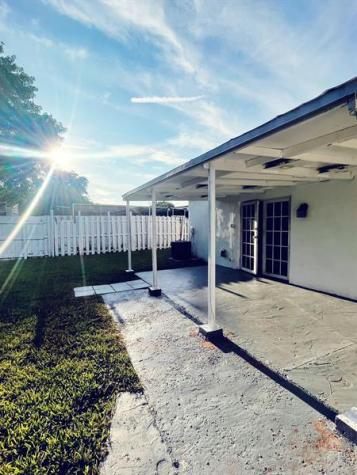 6902 SW 15th Street North Lauderdale FL 33068