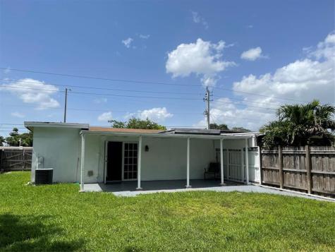 6902 SW 15th Street North Lauderdale FL 33068