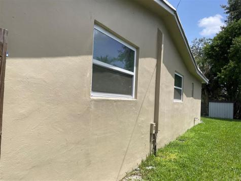 6902 SW 15th Street North Lauderdale FL 33068