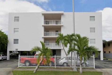 1095 W 77th Street Hialeah FL 33014