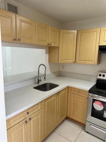 1095 W 77th Street Hialeah FL 33014