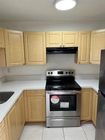 1095 W 77th Street Hialeah FL 33014