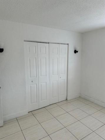 1095 W 77th Street Hialeah FL 33014