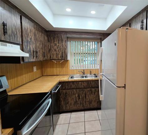 10571 NW 45th Street Coral Springs FL 33065