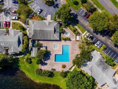 2361 NW 96th Terrace Pembroke Pines FL 33024