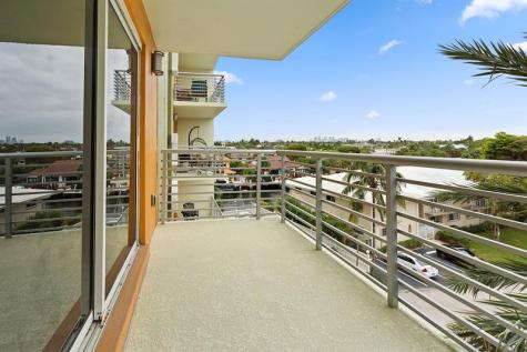 2900 NE 30th Street Fort Lauderdale FL 33306