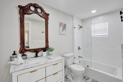 8021 NW 1st Place Miami FL 33150