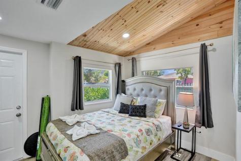 8021 NW 1st Place Miami FL 33150