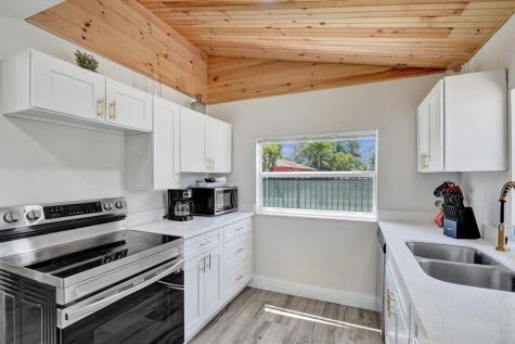 8021 NW 1st Place Miami FL 33150
