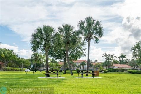 3350 Pinewalk Drive Pompano Beach FL 33063