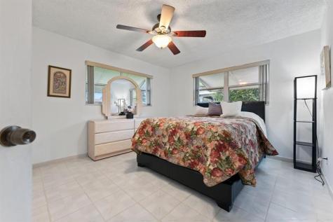 2140 N 57th Avenue Hollywood FL 33021