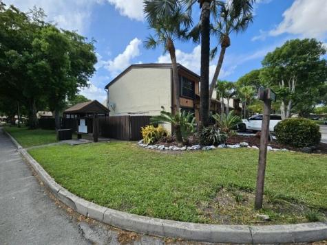 10191 Oleander Court Pembroke Pines FL 33026