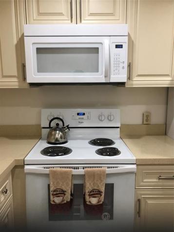 850 SW 133 Pembroke Pines FL 33027