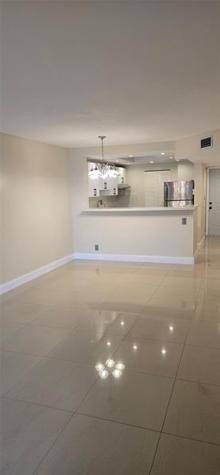 8000 S Colony Circle Tamarac FL 33321