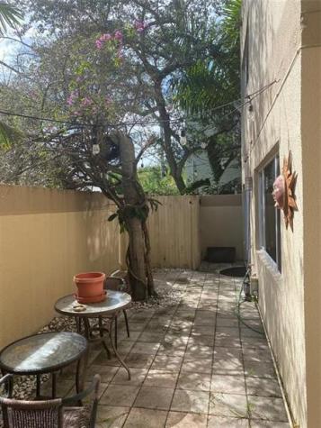 101 SE 15th Avenue Fort Lauderdale FL 33301