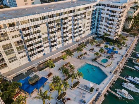 800 West Avenue Miami Beach FL 33139