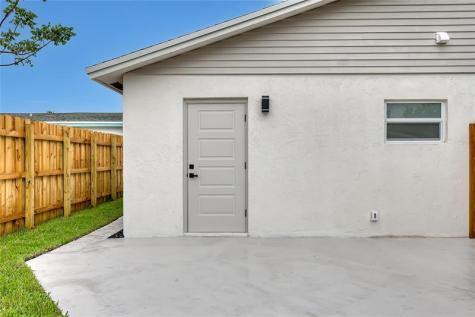 416 W Mango Street Lantana FL 33462