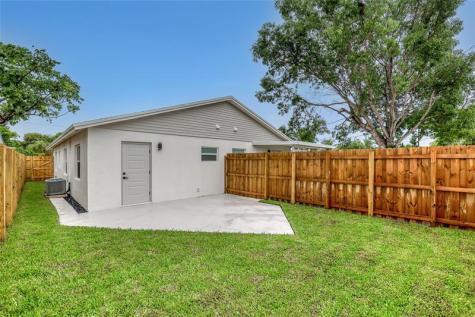 416 W Mango Street Lantana FL 33462