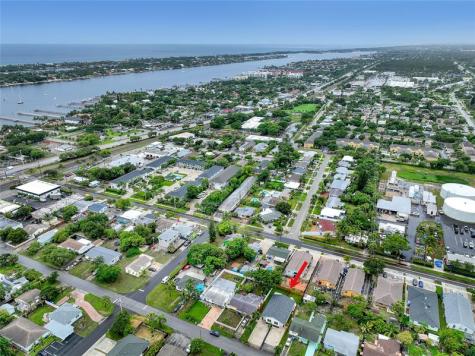 416 W Mango Street Lantana FL 33462
